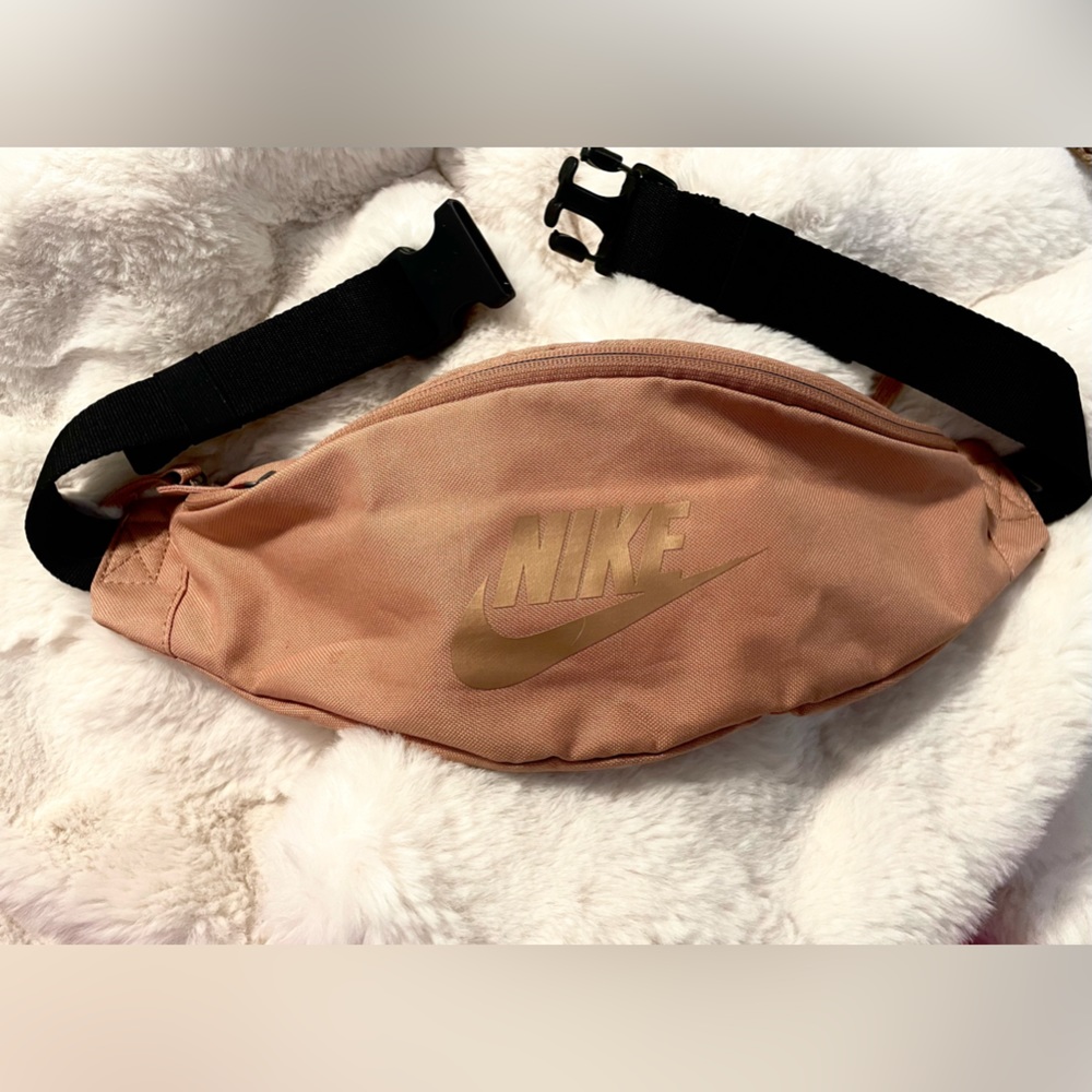 NIKE crossbody NWOT - rosegold